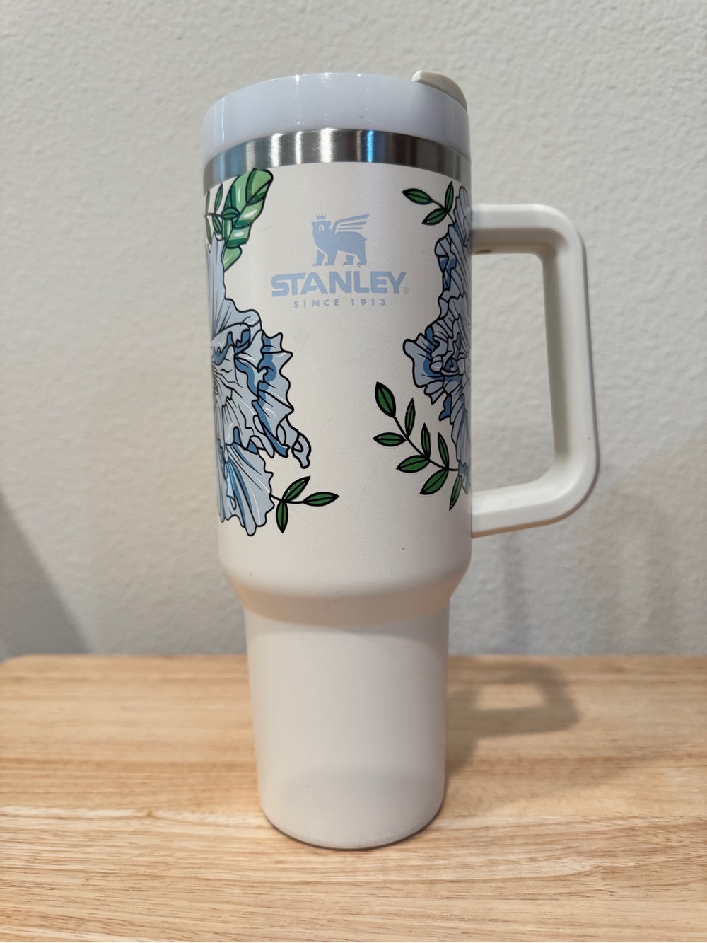 Stanley Adventure Quencher Tumbler Cream Floral 40 oz